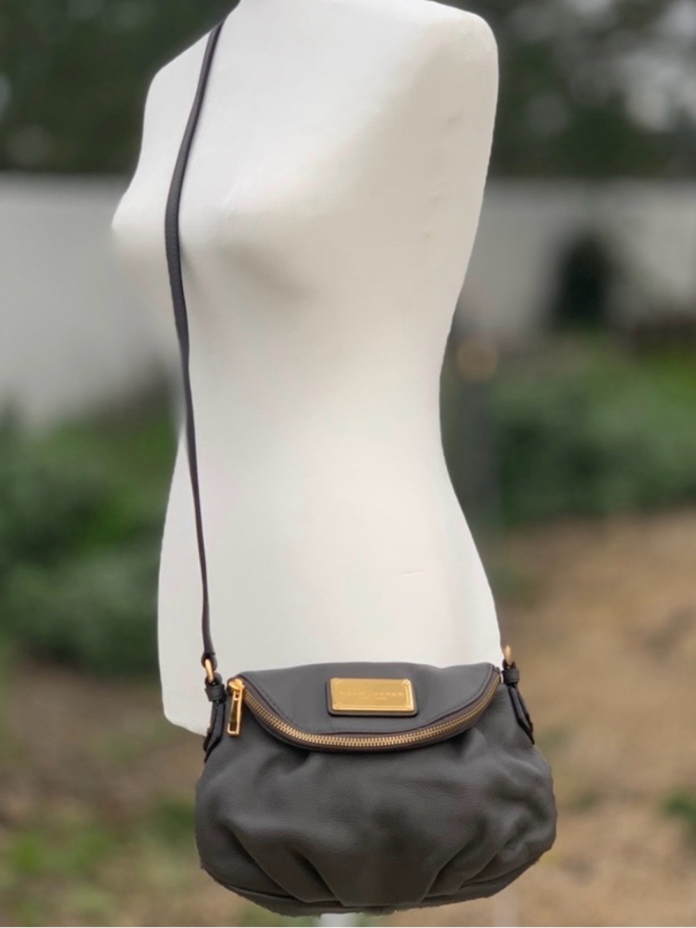 MARC JACOBS Natasha Gray Pebbled Leather Slouchy Dual Compartment Crossbody Bag